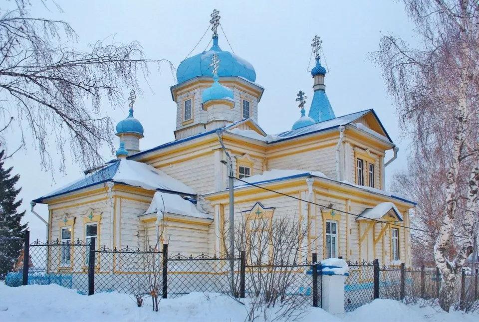 Восточный фасад храма зимой